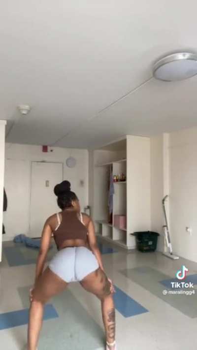 She Can Move 2
