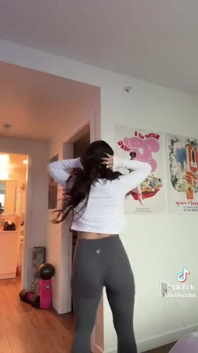 Tina Taba and her sexy leggings