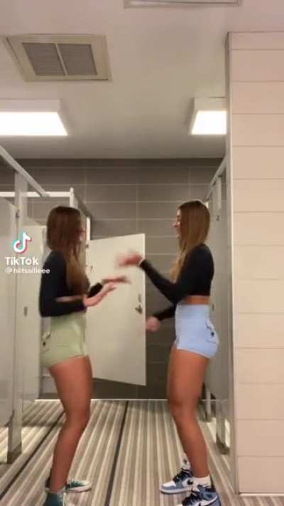 Left or right? I’m going left