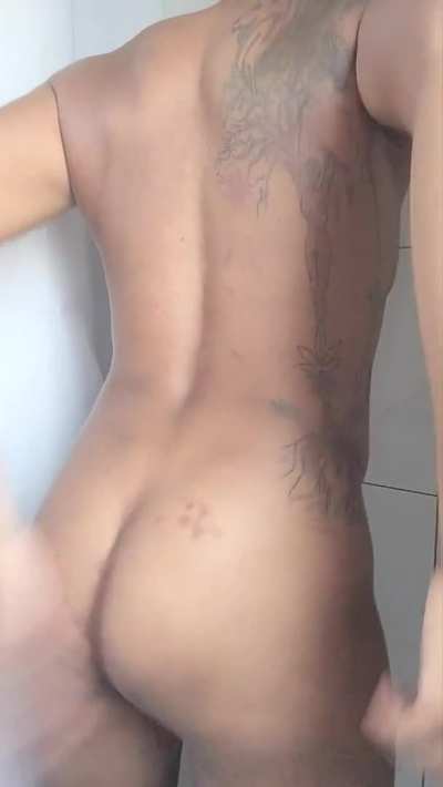 Cute enough booty to join me?