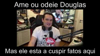 ele esta a cuspir fatos fodões