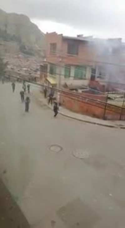 to throw a grenade
