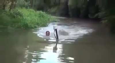 This guy is riding an entire rig underwater