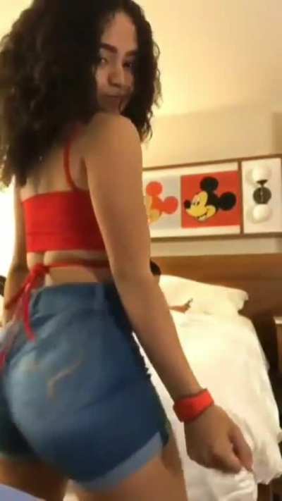 😳