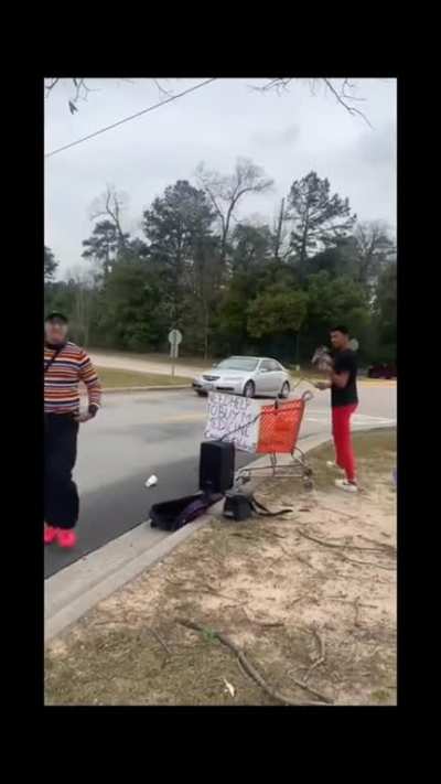 man exposes fake violin scammer in Texas