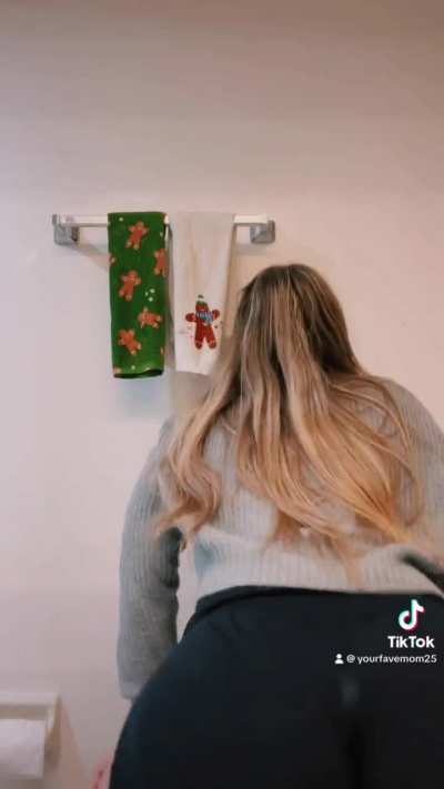 @yourfavemom25