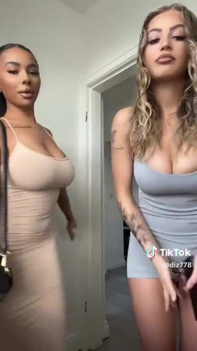 Left or right? 😍