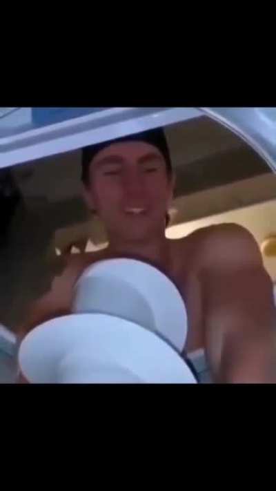 😳😳
