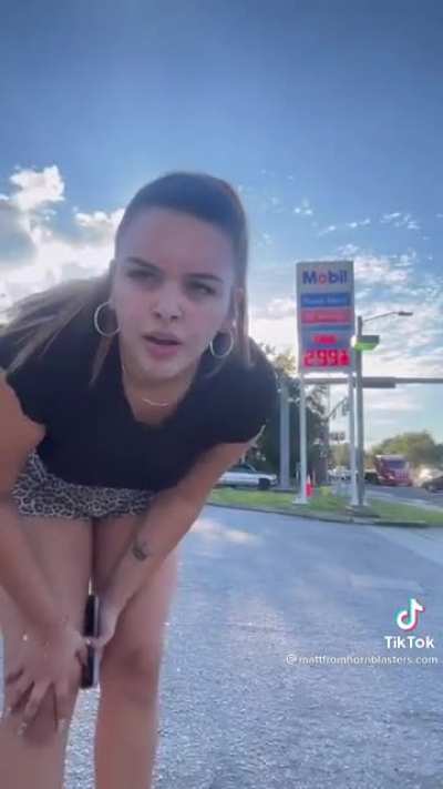 Lady try’s to blame Lamborghini driver when she rammed the back of his car.