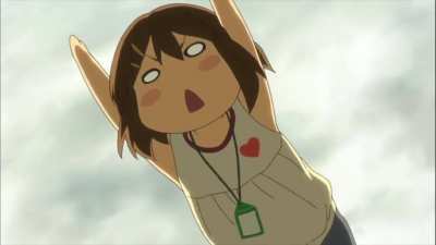 Lil' bean Yui doin a jump