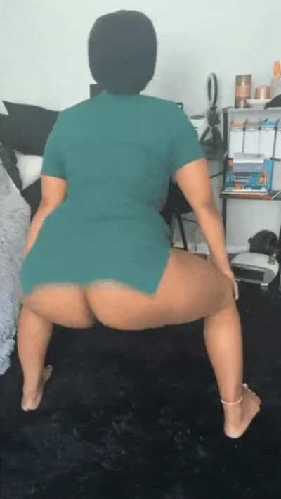 African queen twerk
