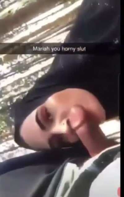 Hijabi bj in the bush. Message me for folder £25