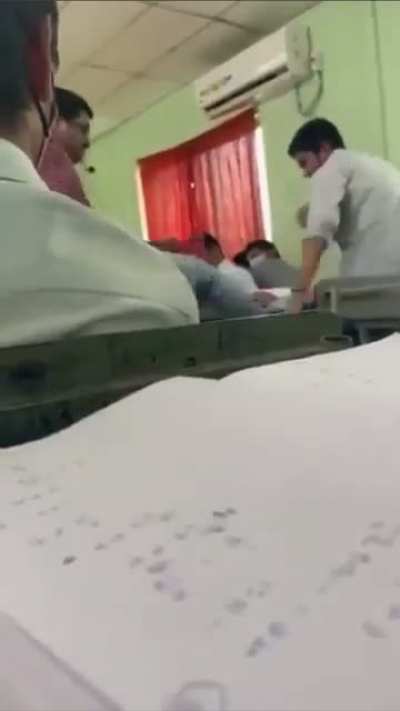 cinemaallo comedians ni, kalaasaalalo students ni, pellayyaaka spouse ni, pillalni control lo pettaali