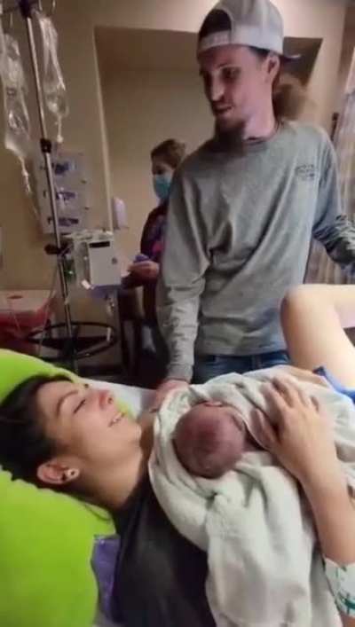 New father sees the placenta sliding out