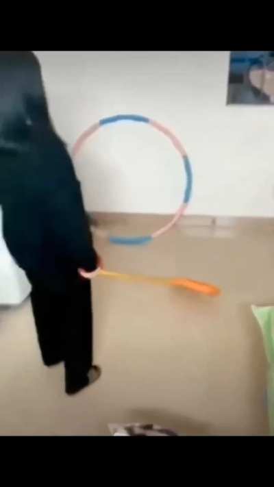 Rat knows that lady is sucks at aiming 