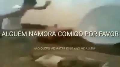 Alguém?