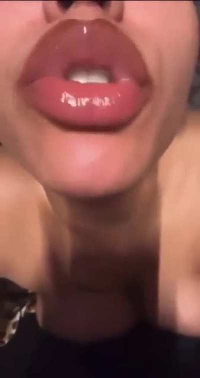 Juicy nut 💋