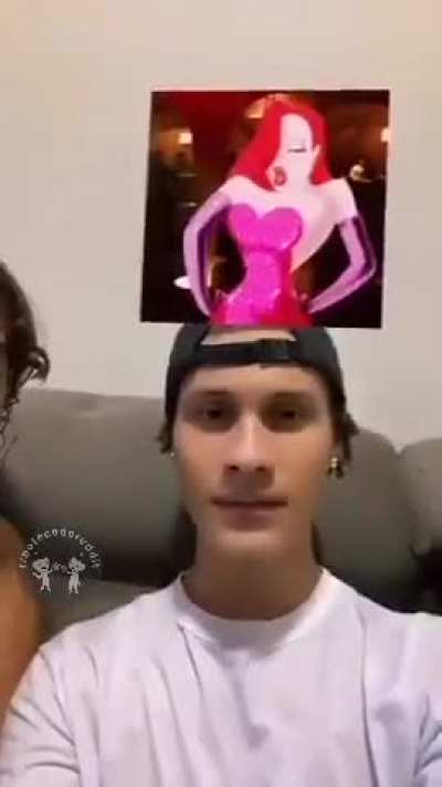 Otaku médio 