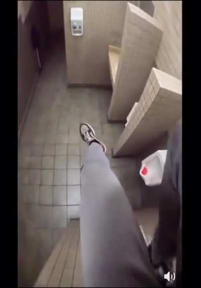 😳