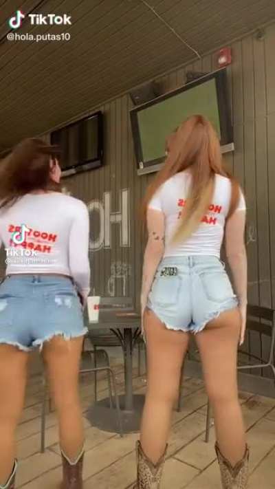 Lost it when they bent over 🤤🎂😍
