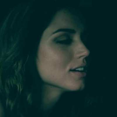 I really want Ana de Armas to stroke my cock in the car like this