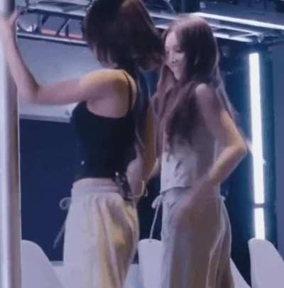 Momo & nayeon