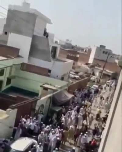 I'm tired of these Kumbh devotees and their Shahi Snan during a fkkkin pandemic. >Dated: 16/04/2021, 2:30pm Location: Anjuman Masjid, Deepa Sarai, Sambhal, UP< (via - theplacardguy)