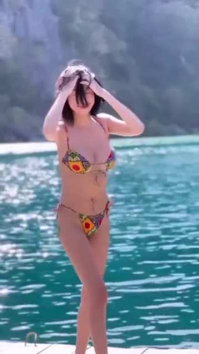 👀