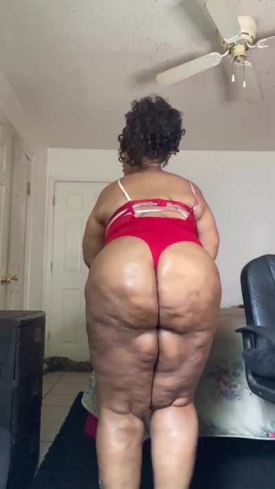 Mo booty👀💕😊😍