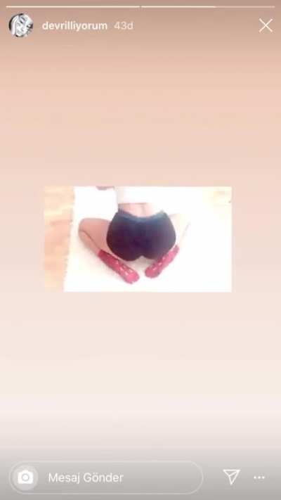 Yerli olarak gördügüm en büyük instagram kahpesi.. Ilgi olursa baska foto video vs aticam.