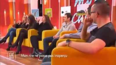 This is what happens when people gather in the same studio with an unusual laugh ...