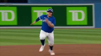 Watch this beautiful gazelle round the bases