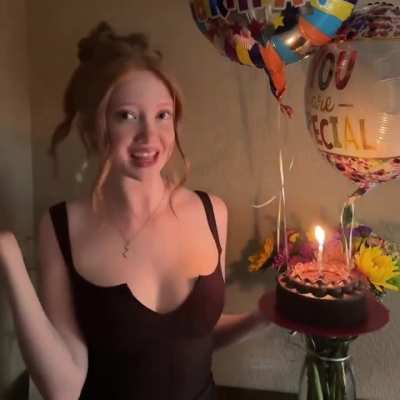 Lifewithmak / mmakennak / Makenna Kelly she wants her cake and eat it too