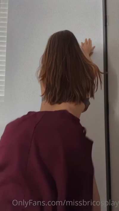 Bri twerking as slave Leia in 4K60fps