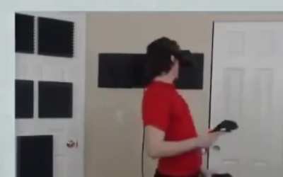 Compact Streamer Plays VR