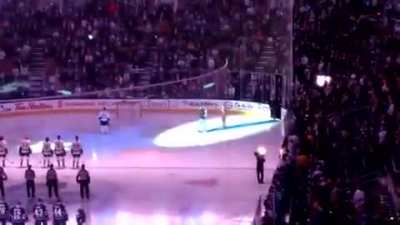 Canadians Finishes US National Anthem After Singer Encounters Technical Difficulties