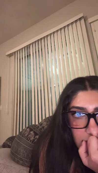 Twitching and wobbling that big ole donkey butt