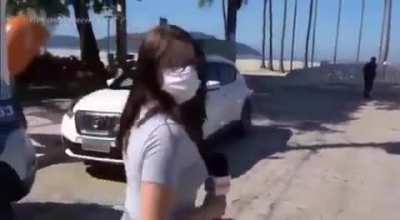 Agentes do estado roubando pessoas, quando exerciam seu direito de ir e vir para praticar atividades físicas.