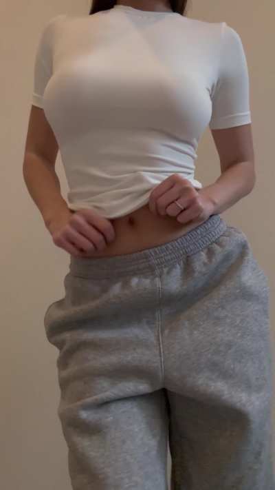 This no bra vibe