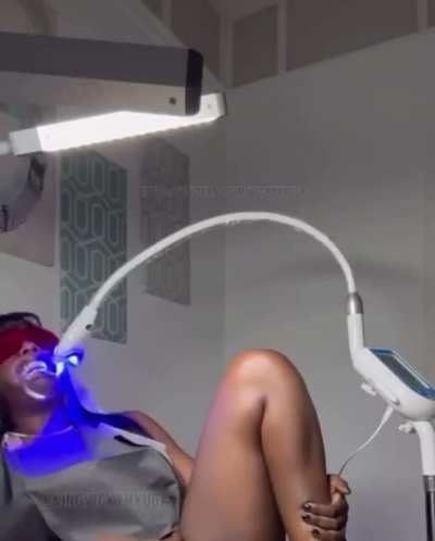 Dumb women in dentist