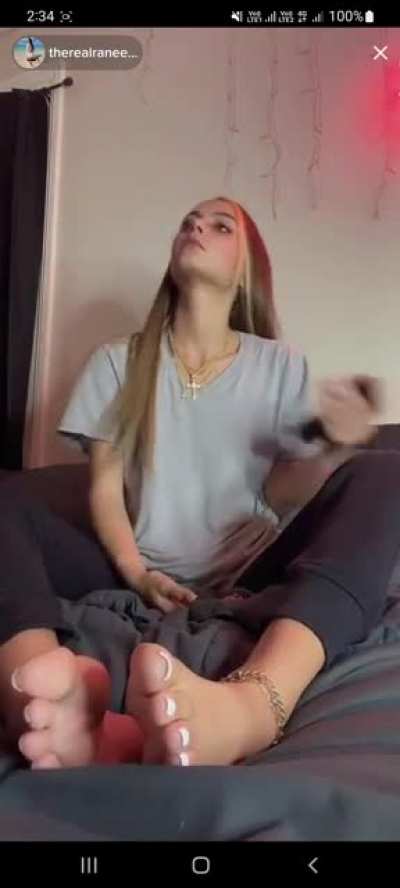 sexy white toes
