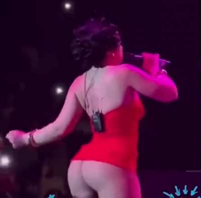 ice thanking her fans for all their support 🩷