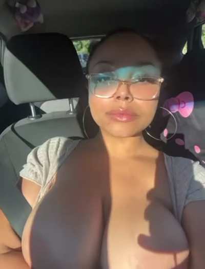 Happy titty Tuesday 😍