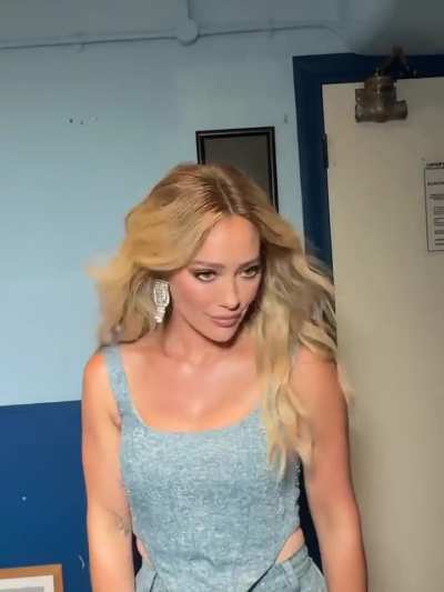 'Shes backkkkkkk', Hilary in blue outfit - IG January 2026