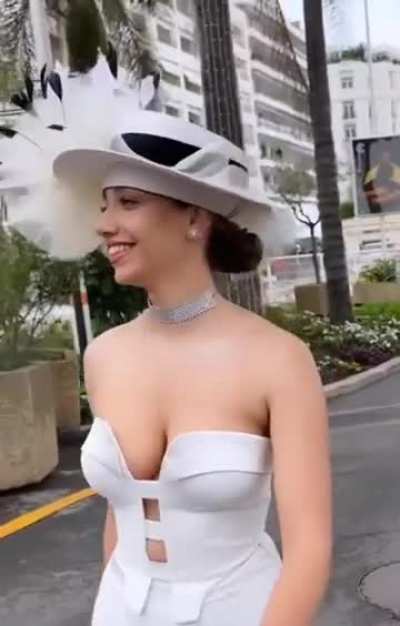 Özge Özacar