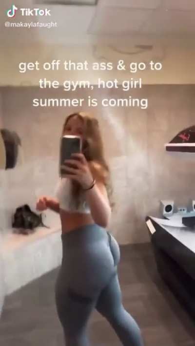 Her body is perfect 😩