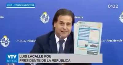 LA VACUNA - Va con humor pelotudos, vamos que se termina este año de mierda.