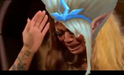 When you are the only broke bish in an ARAM lobby that is using the base skin and a free little legend 💸💳💰