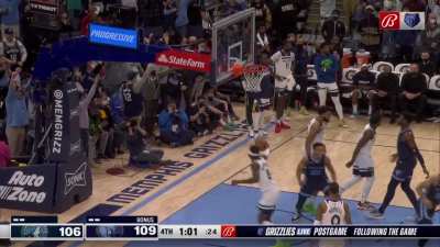[Highlight] John Konchar drains the clutch three to put the Grizzlies up 6 with 1:01 remaining in the 4th!