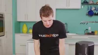 Brave computer technician speaks out against nazis using computers to g*me